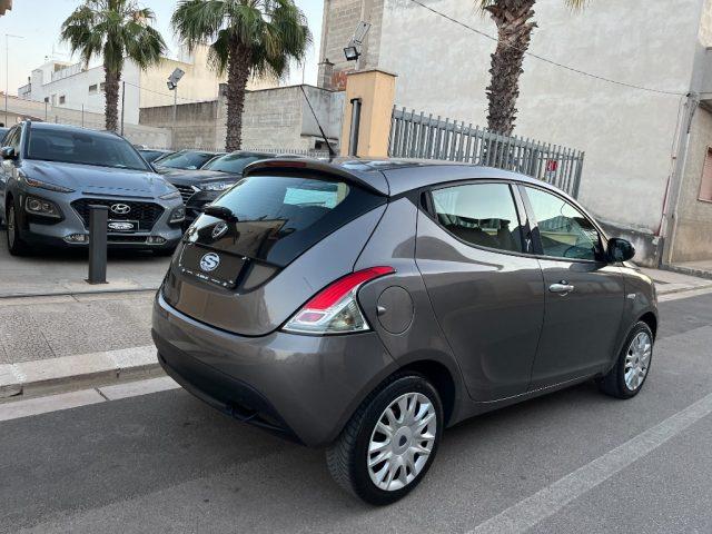 LANCIA Ypsilon 1.2 69 CV 5 porte Silver