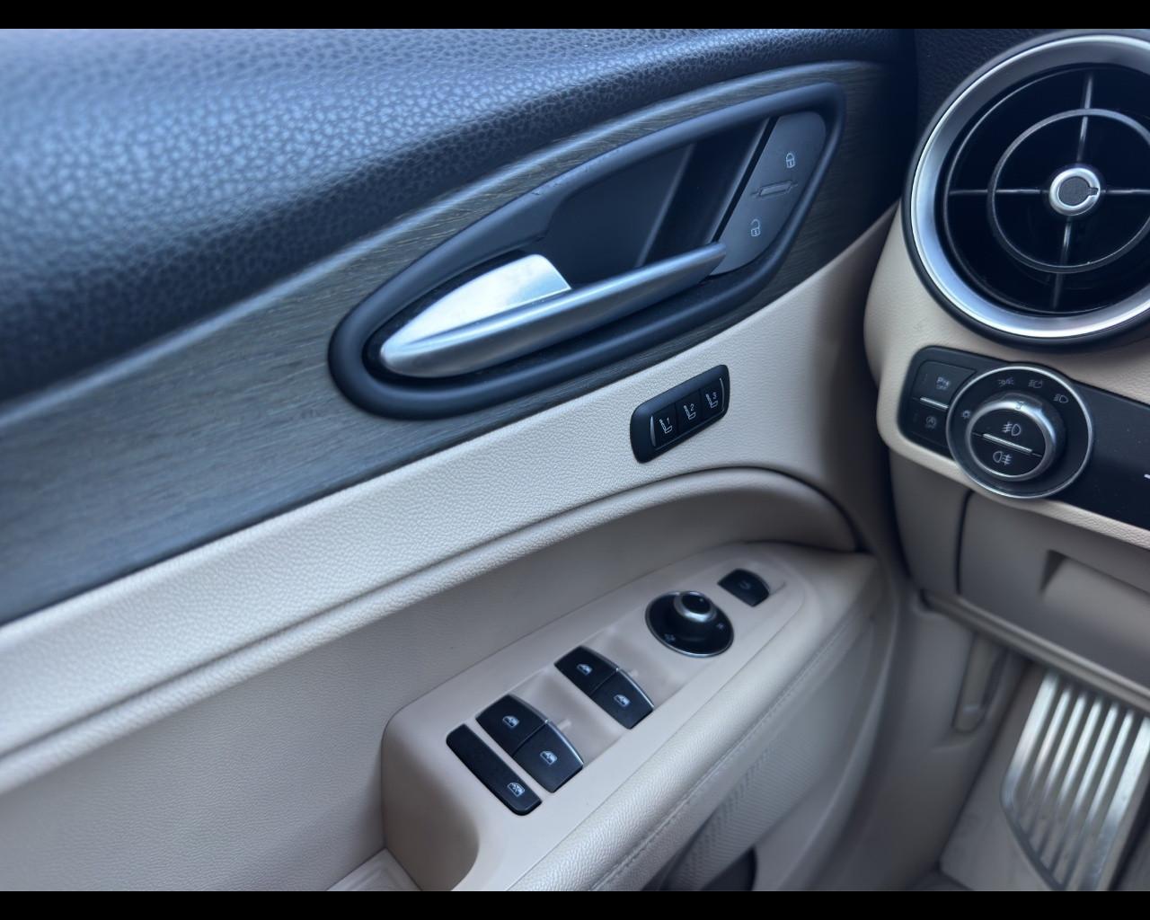 ALFA ROMEO Stelvio - Stelvio 2.2 Turbodiesel 210 CV AT8 Q4 Executive