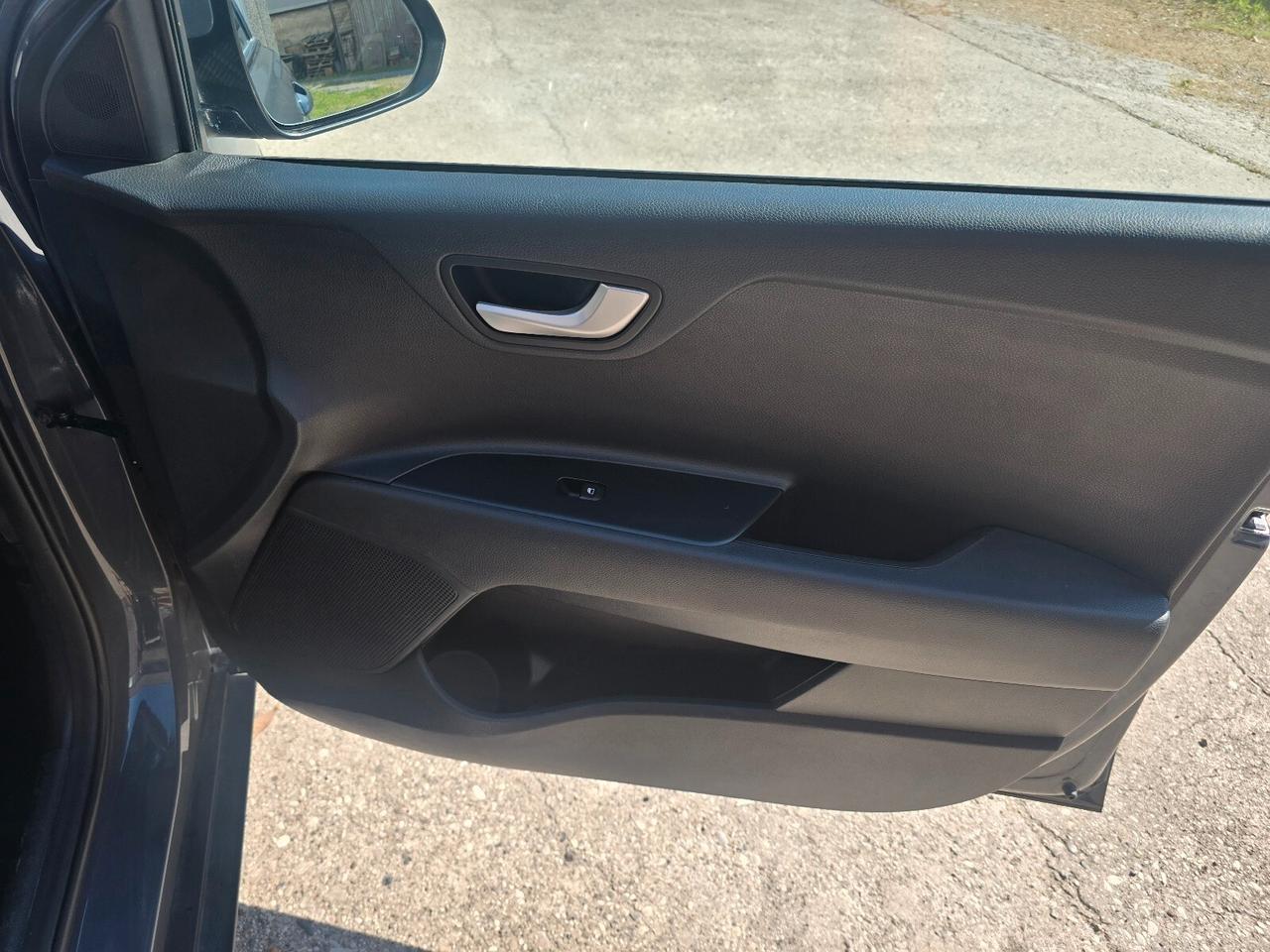 Kia Stonic 1.0 T-GDi 100 CV MHEV MT Style