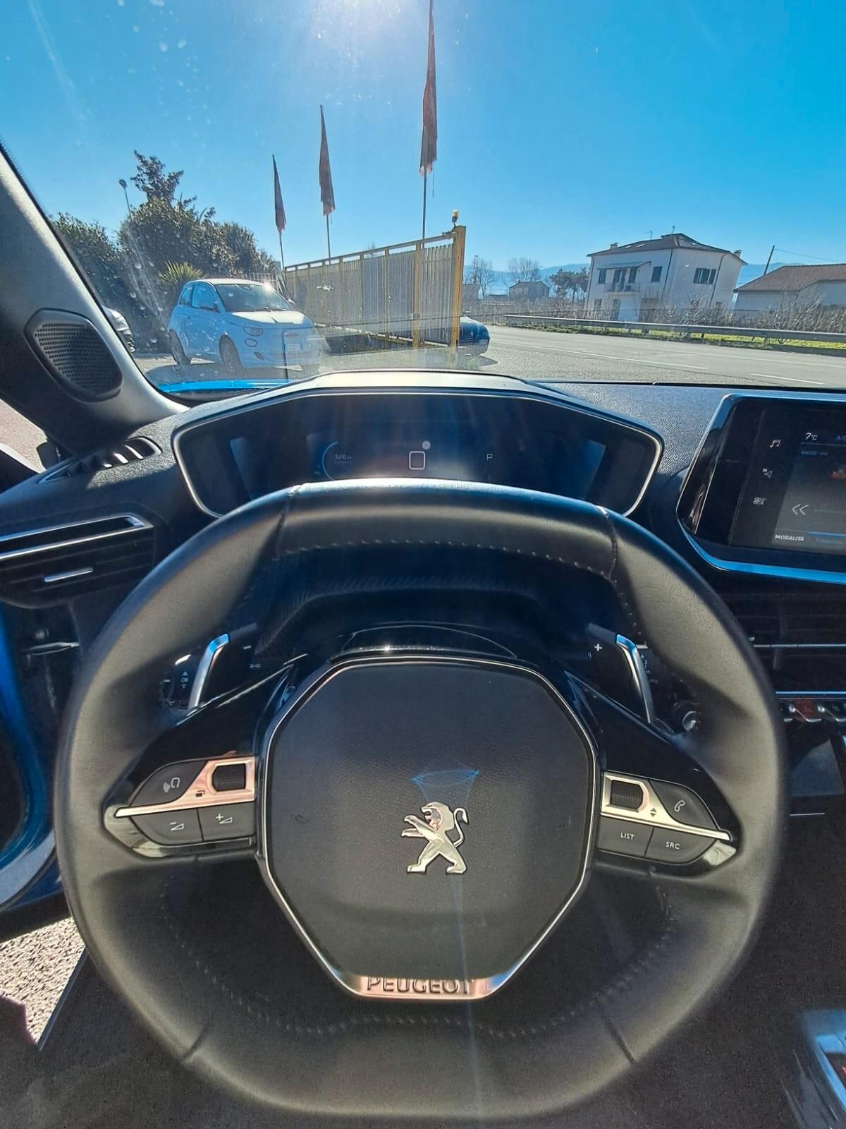 Peugeot 2008 BlueHDi 130 S&S EAT8 GT