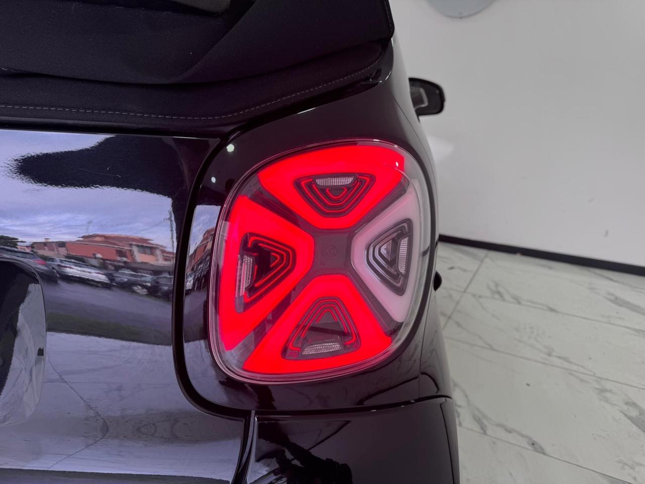 Smart ForTwo 71 cv-AUTOMATICA-CABRIO-2019