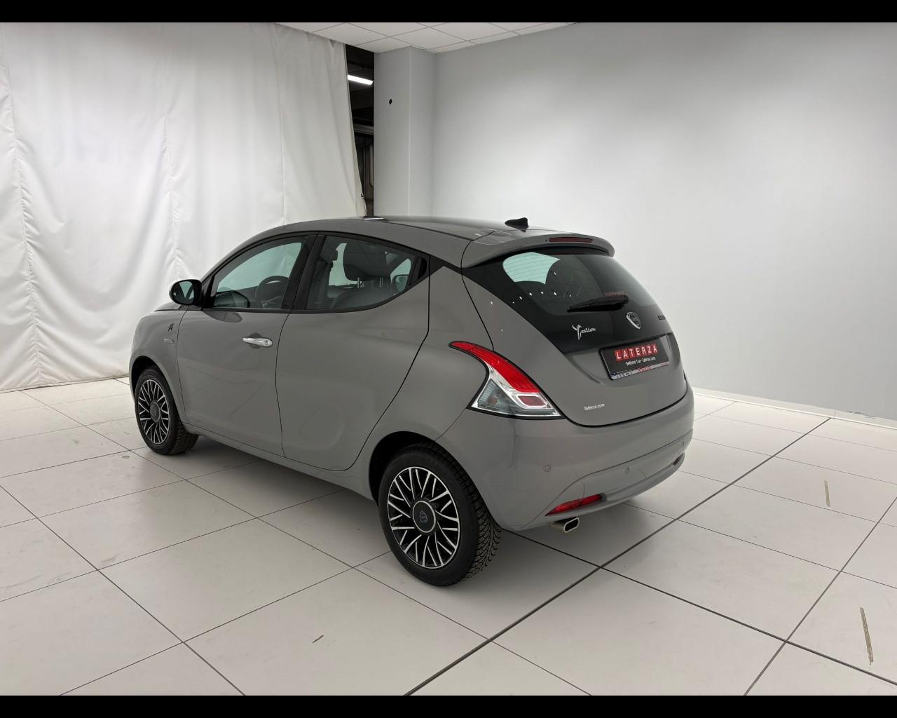 LANCIA Ypsilon 1.0 firefly hybrid Alberta Ferretti s&s 70cv 5p.ti