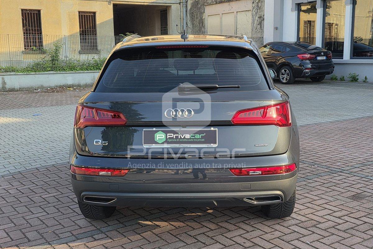 AUDI Q5 40 TDI quattro S tronic Business
