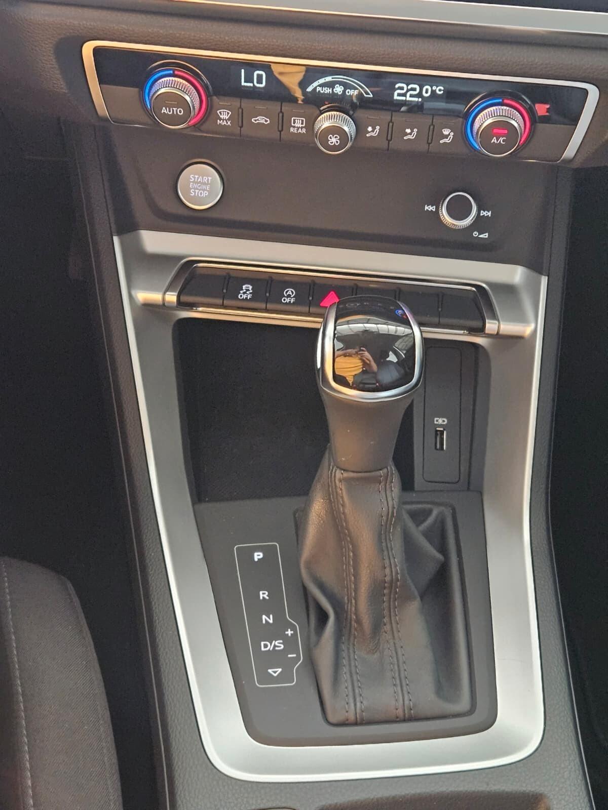 Audi Q3 35 TDI S tronic Business