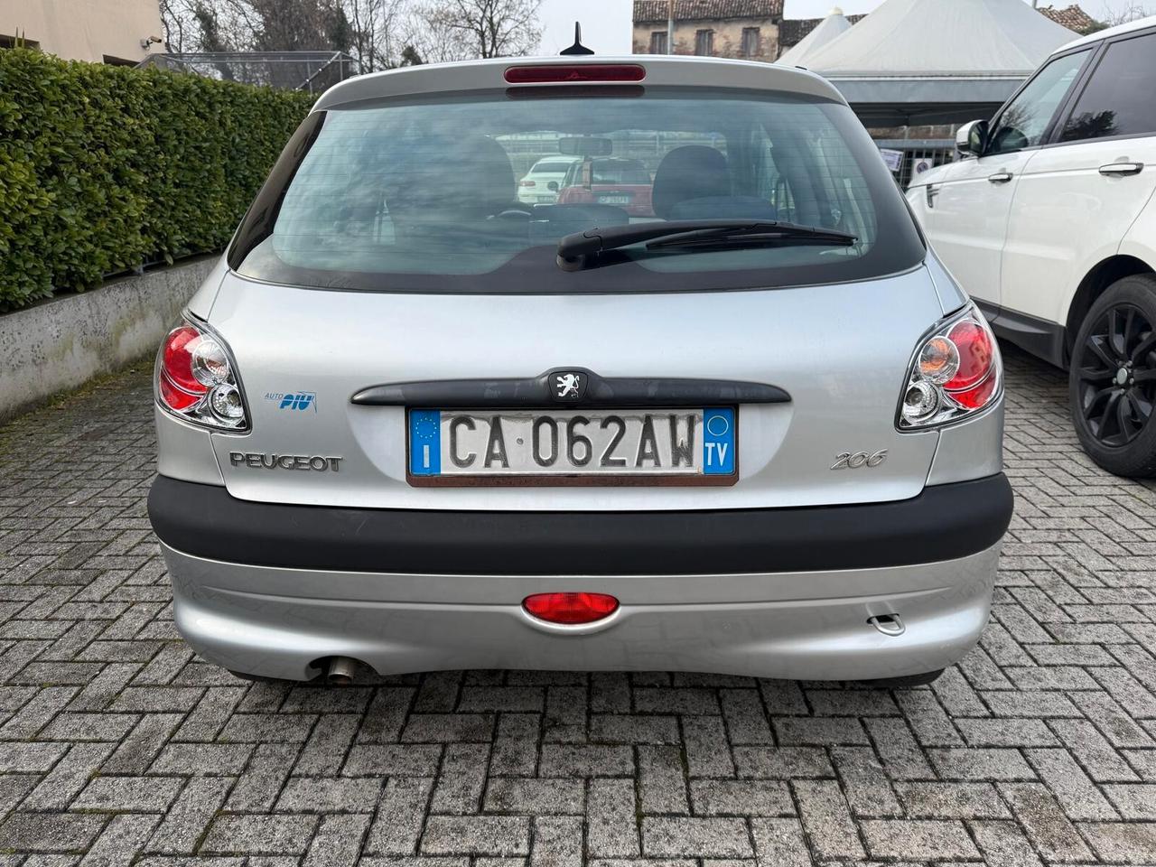 Peugeot 206 1.1 3p. XR