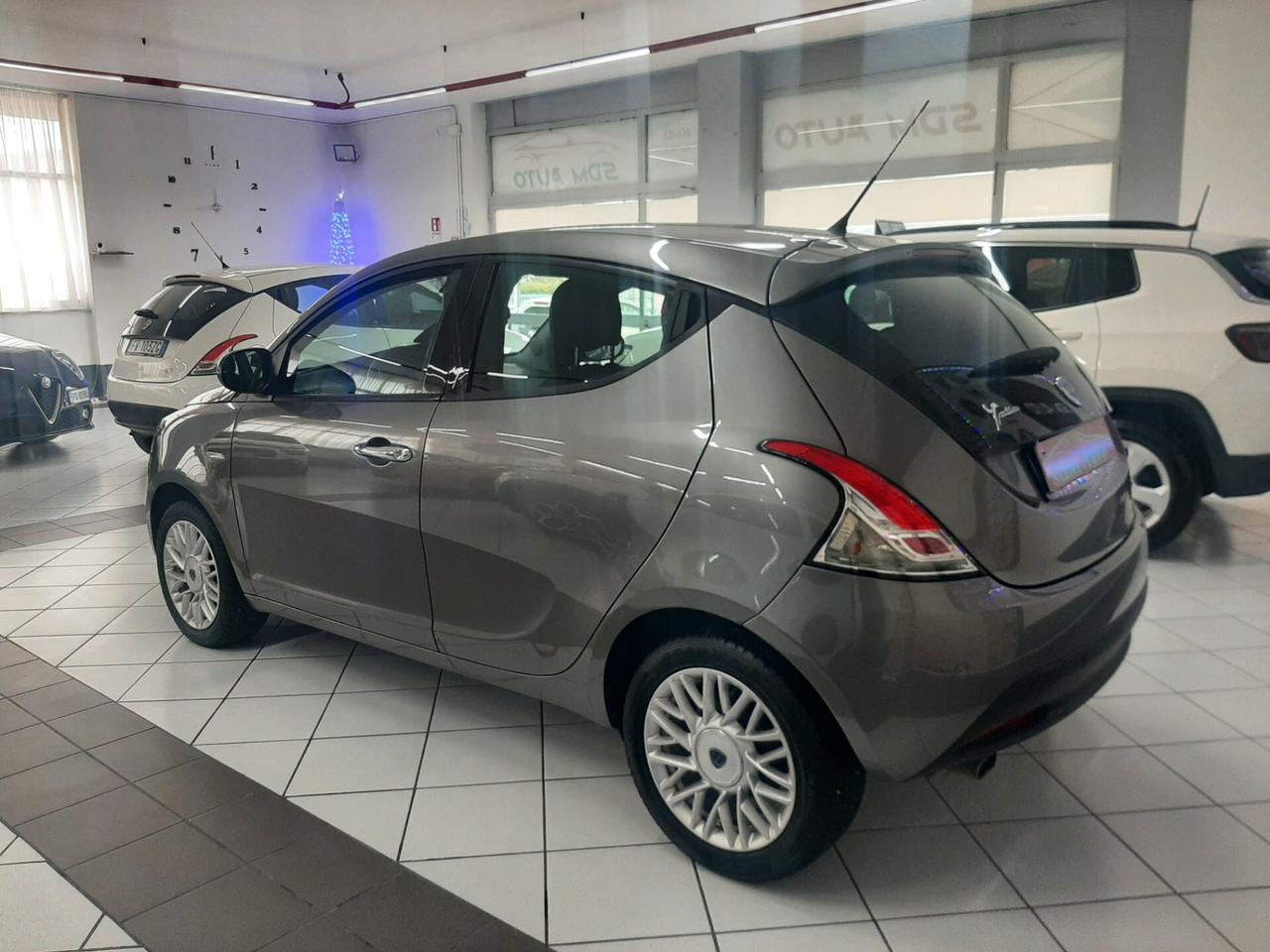 Lancia Ypsilon 1.2 69 CV 5 porte S&S Gold