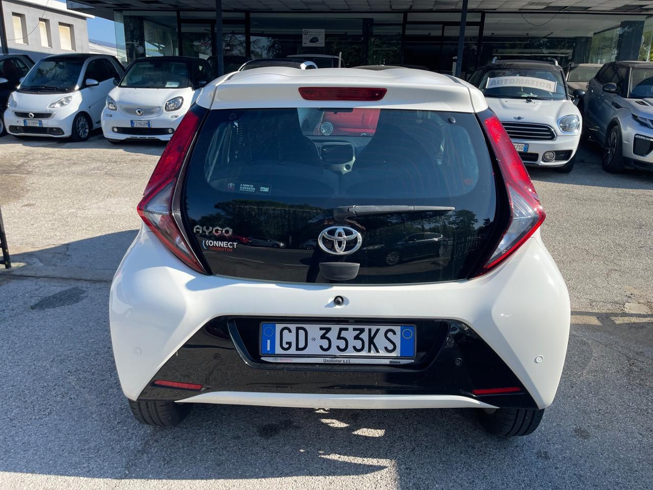 Toyota Aygo Connect 1.0 VVT-i 72 CV 5 porte x-clusiv