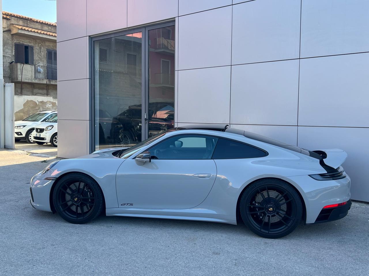 Porsche 992 Carrera 4 GTS possibilità noleggio no scoring