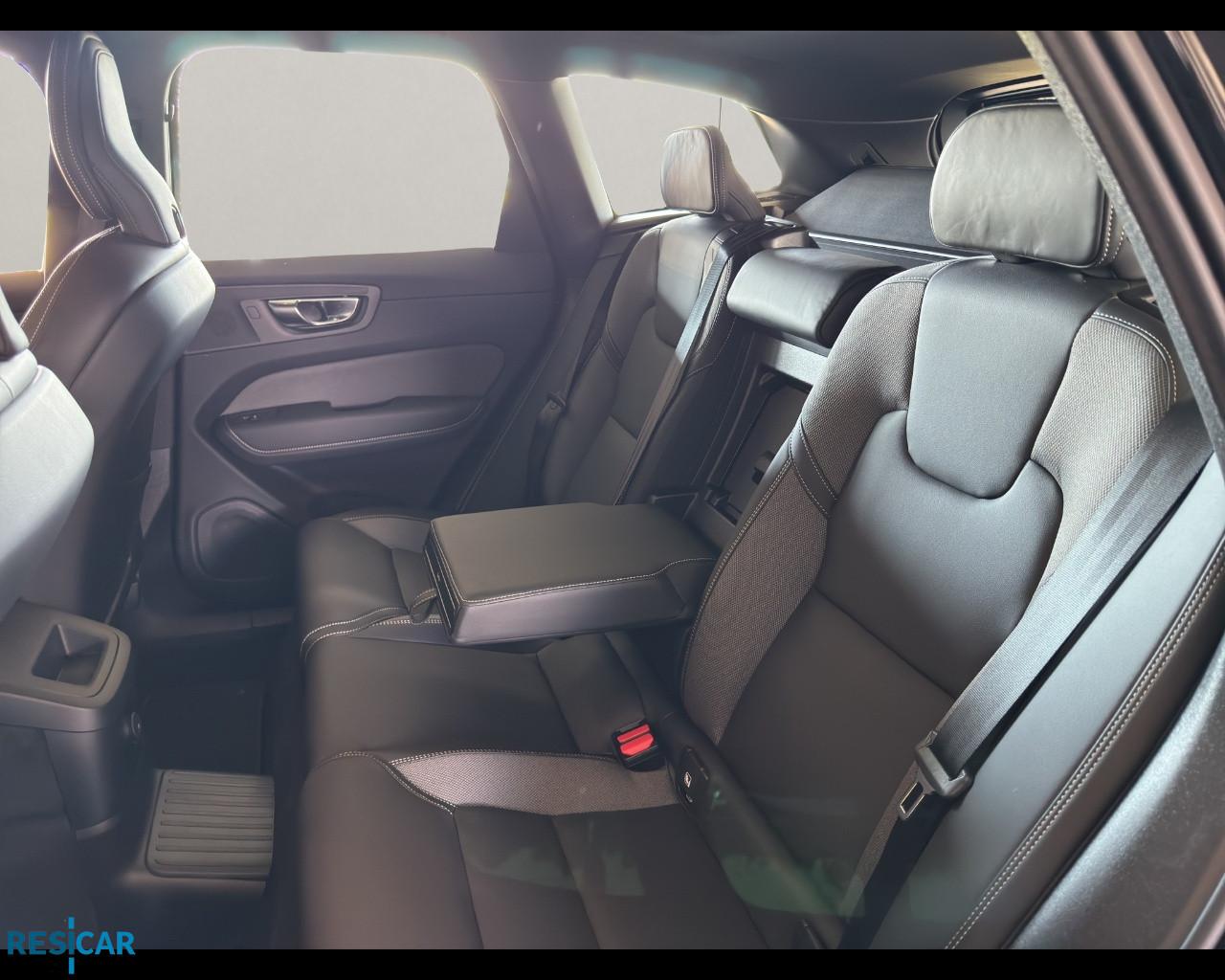 VOLVO XC60 BLACK EDITION T6 AWD PLUG IN HYBRID ELETTRICA BENZINA PLUS