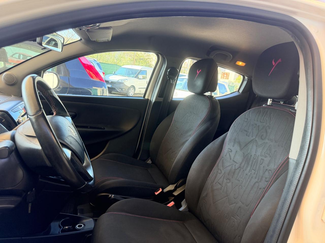 Lancia Ypsilon 1.2 69 CV 5 porte