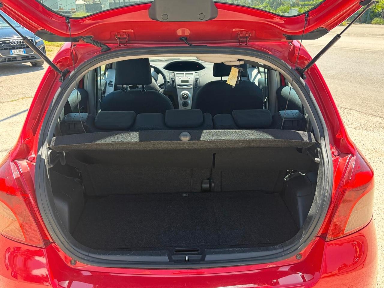 Toyota Yaris 1.3 5 porte Luna