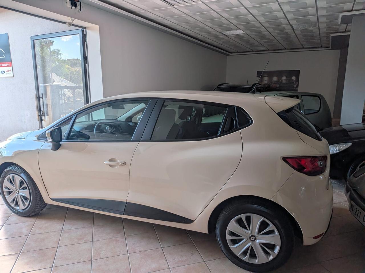 Renault Clio dCi 8V 75 CV Start&Stop 5 porte Energy Duel2