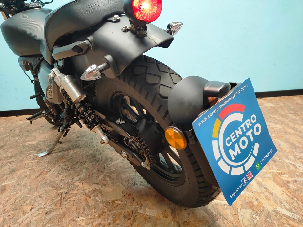 Keeway K-Light 125: personalità e maneggevolezza