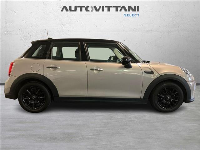 MINI Mini 5 Porte 1.5 Twin Power Turbo Cooper Essential