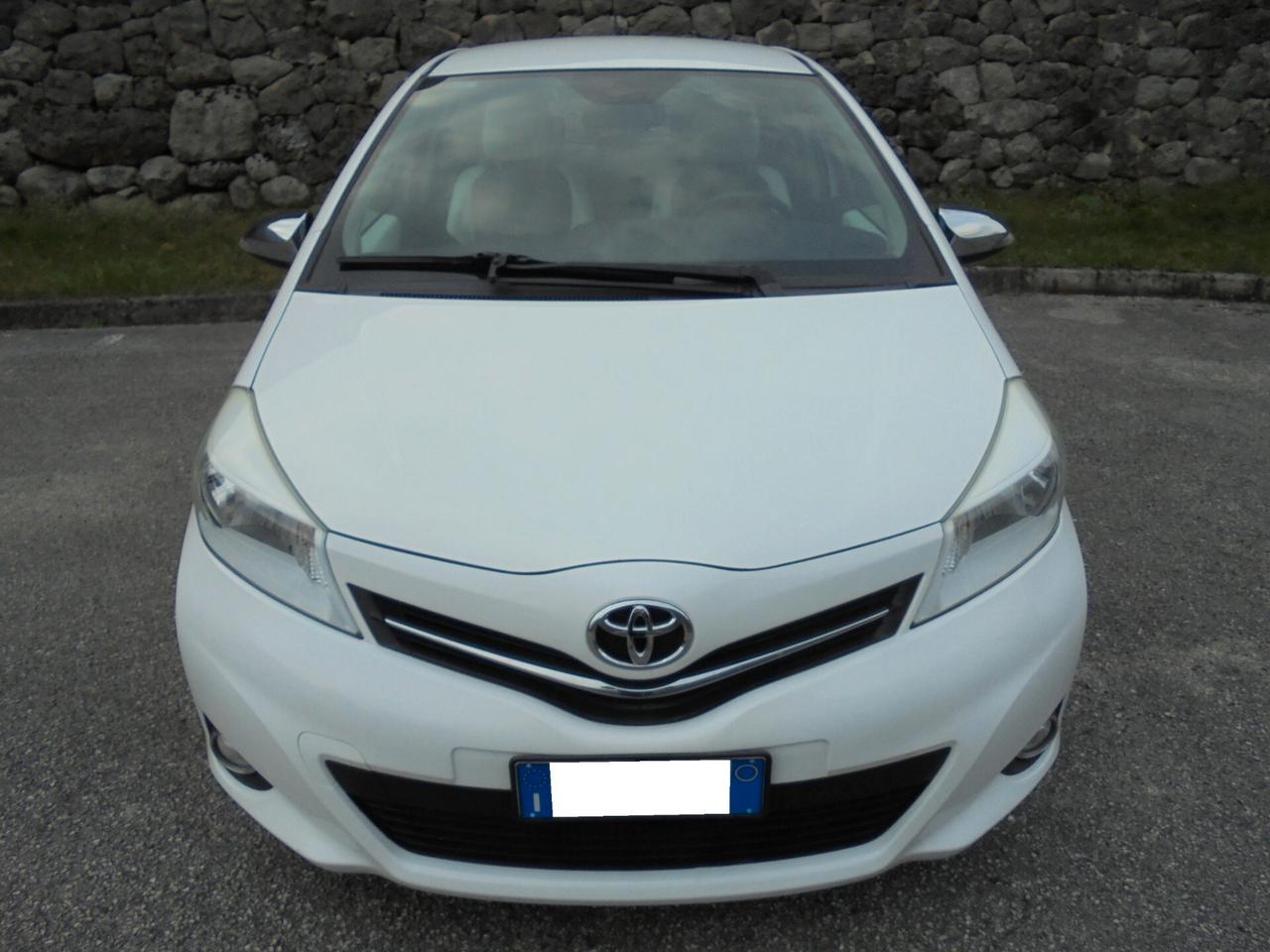 TOYOTA YARIS 1.4 D-4D 5P LOUNGE – UNIPROPRIETARIO-