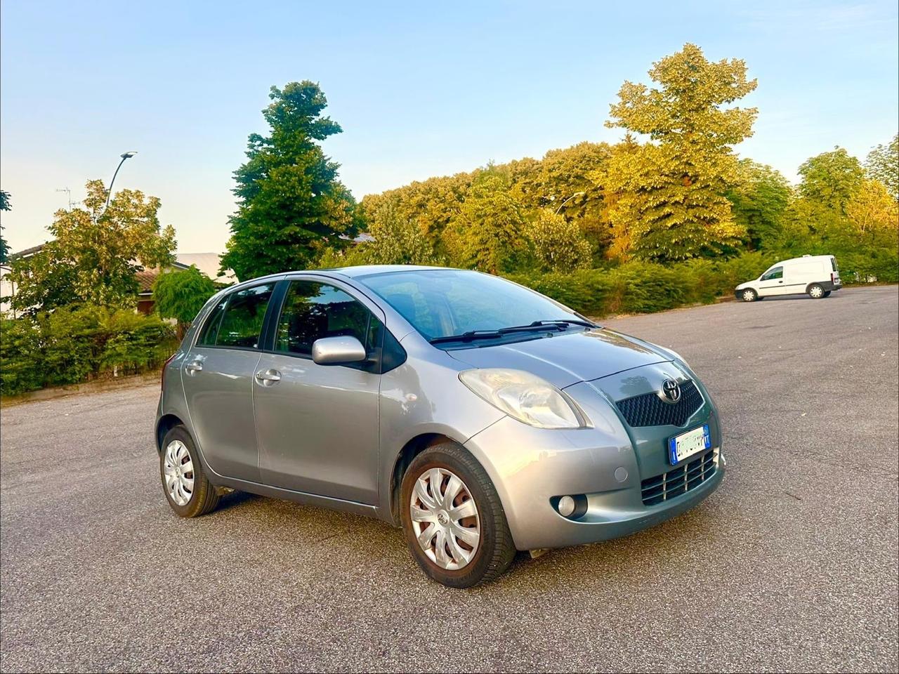 Toyota Yaris 1.3 5 porte Sol