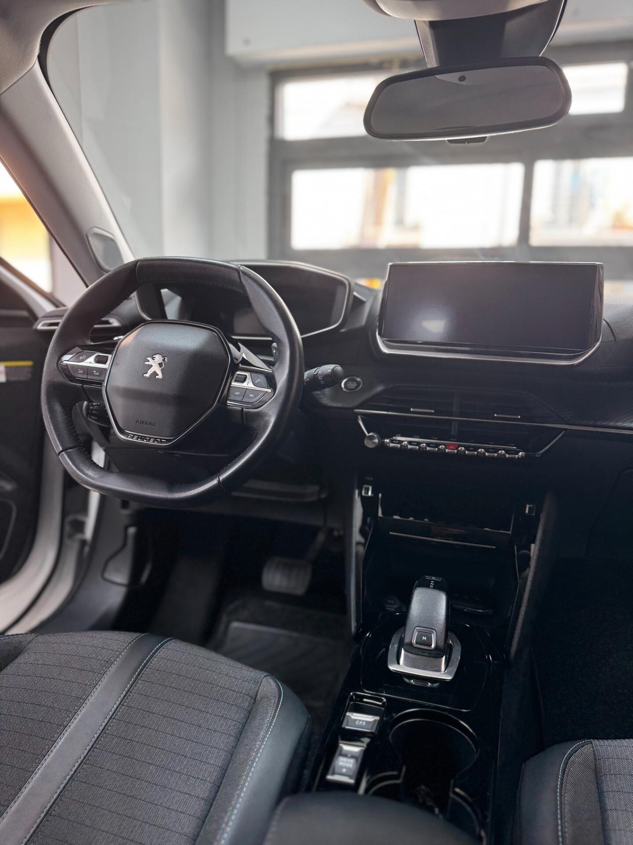 Peugeot 2008 BlueHDi 130 S&S EAT8 Allure