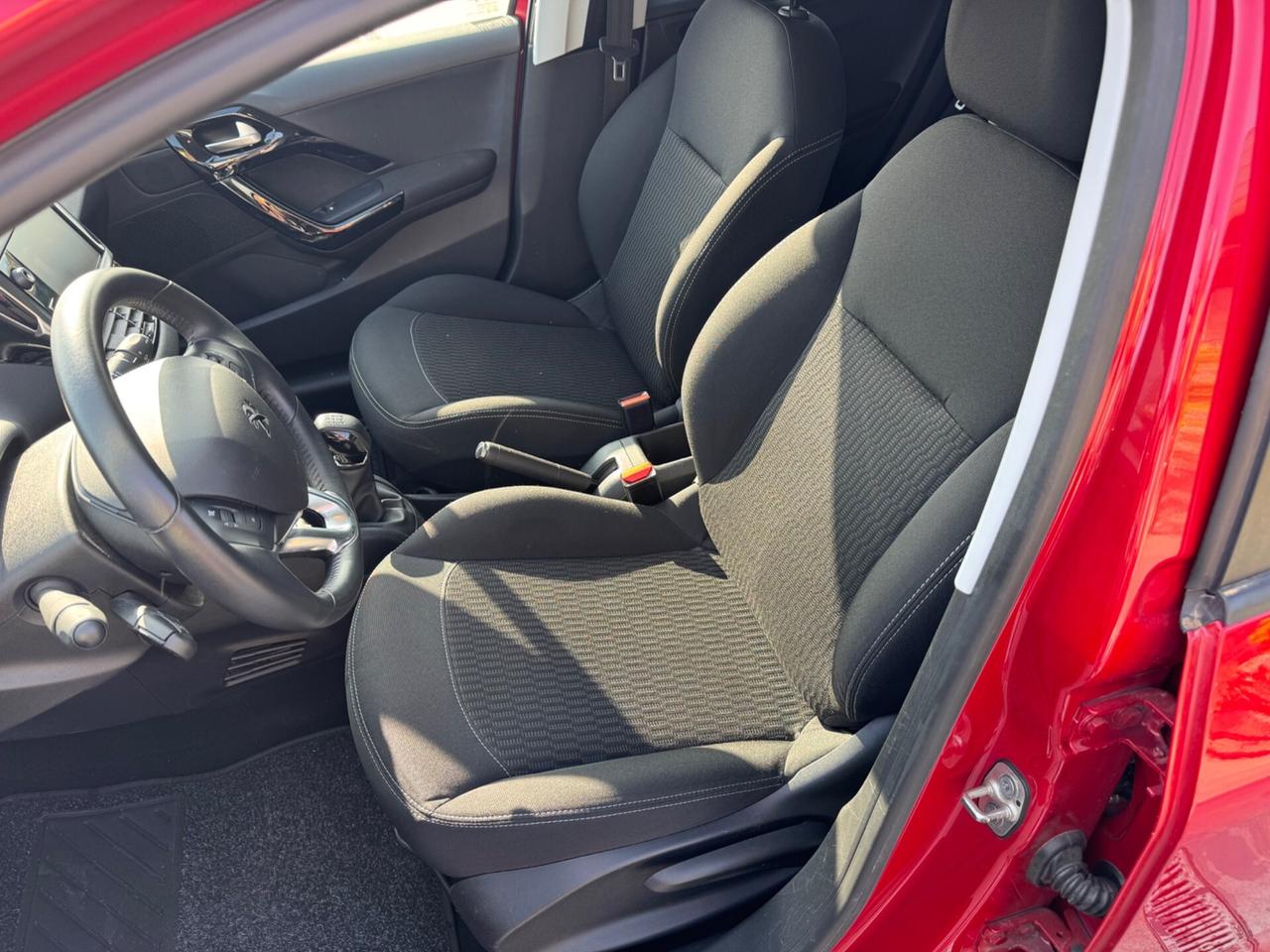 Peugeot 208 BlueHDi 100 5 porte GT Line