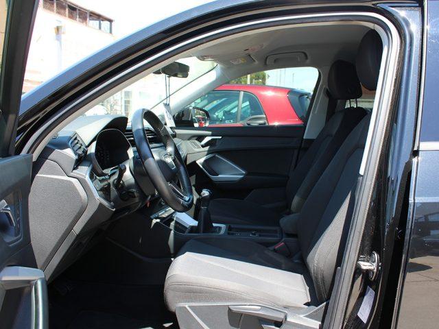 AUDI Q3 35 TFSI Business