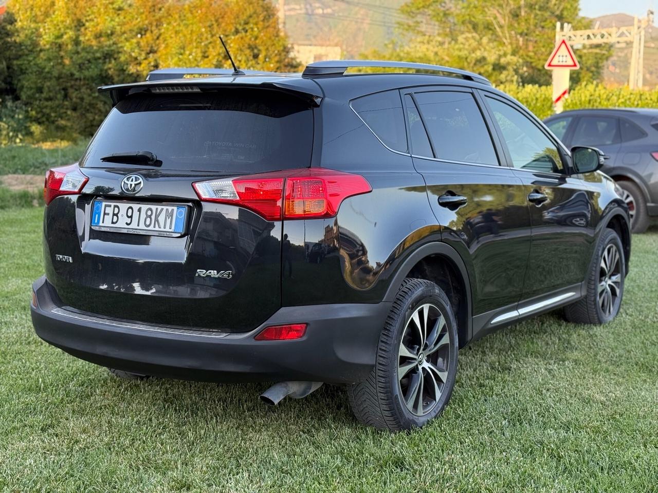 TOYOTA RAV4 2015 2.0 124cv D-4D 2WD Style