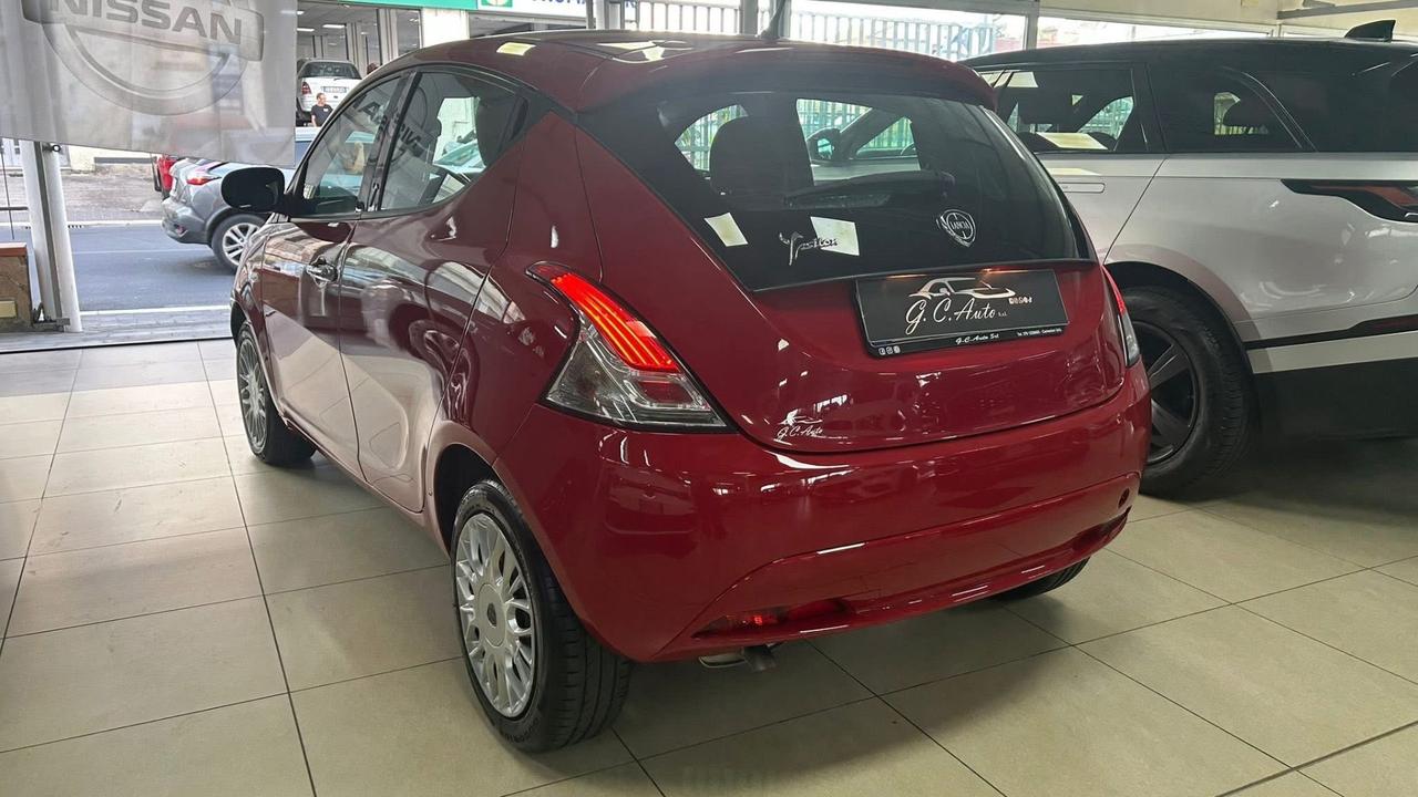 Lancia Ypsilon 1.3 MJT 16V 95 CV 5 porte S&S Silver