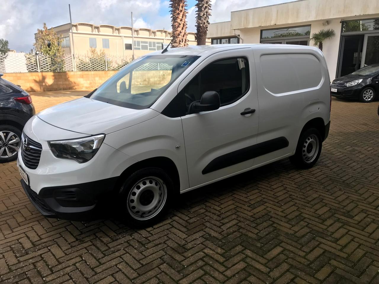 Opel Combo Cargo 1.6 Diesel PC 650kg