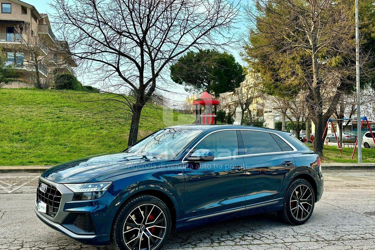 AUDI Q8 45 TDI quattro tiptronic Sport