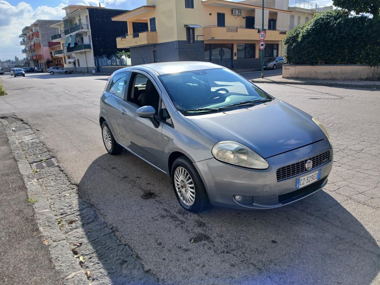 Fiat Grande Punto 1.4 Starjet 16V 3 porte Dynamic