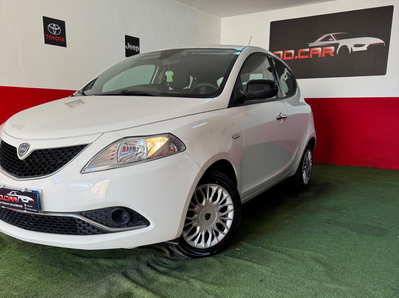 Lancia Ypsilon 1.2 69 CV 5 porte GPL Ecochic Silver