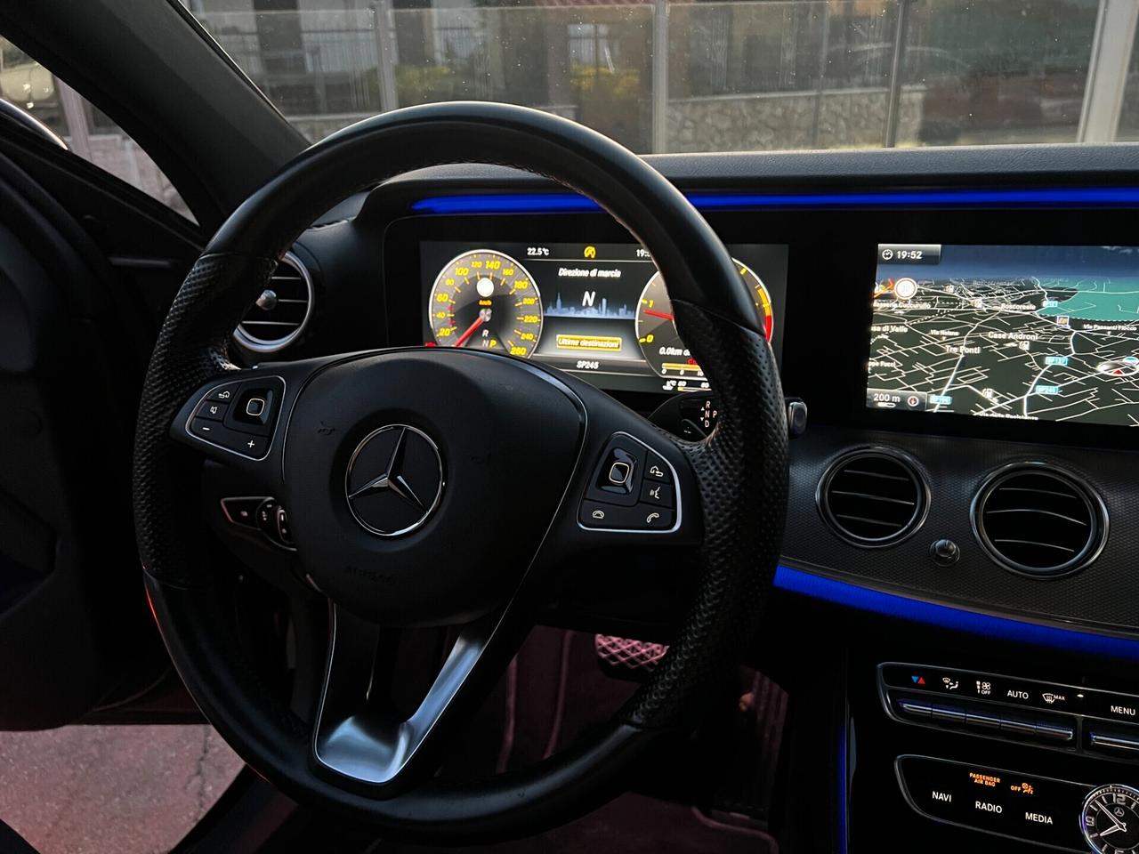 Mercedes-Benz E 220 Premium-TETTO-XENON