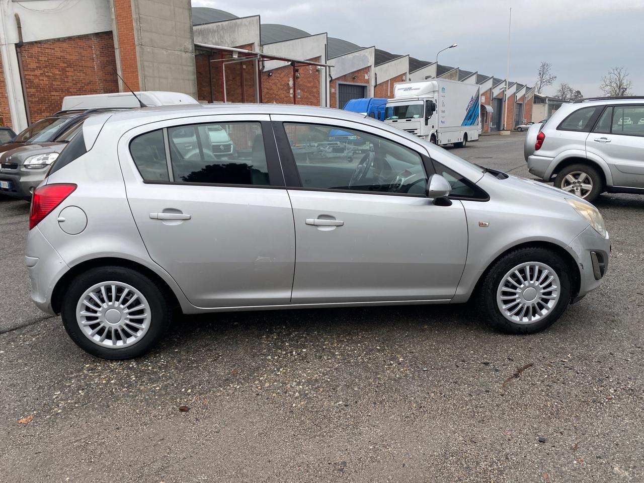 Opel Corsa 1.2 5 porte Elective