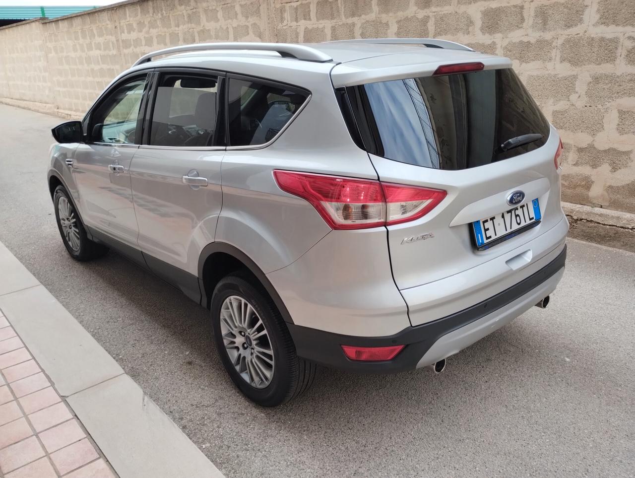 Ford Kuga 2.0 TDCI 140 CV 4WD Powershift Titanium