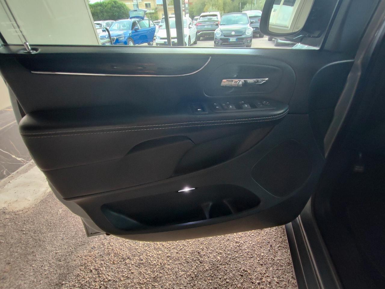 Lancia Voyager 2.8 Turbodiesel Platinum 177 CV