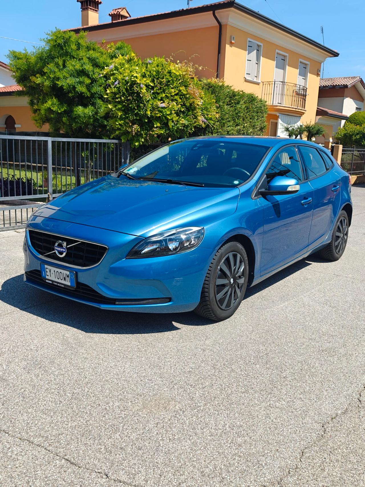 Volvo V40 D2