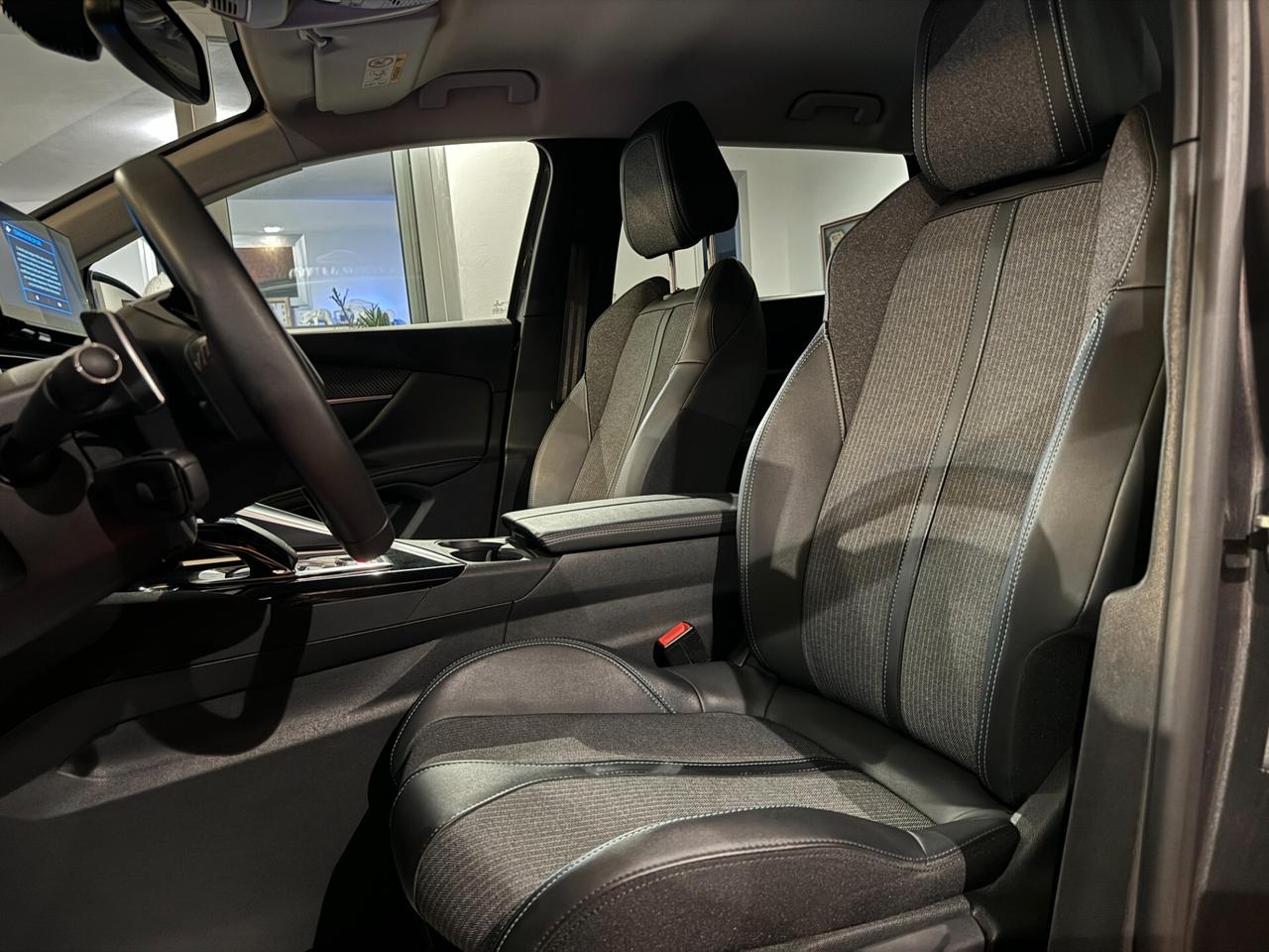 PEUGEOT 5008 1.5 BLUEHDI 130CV EAT8 7 POSTI ALLURE 2023
