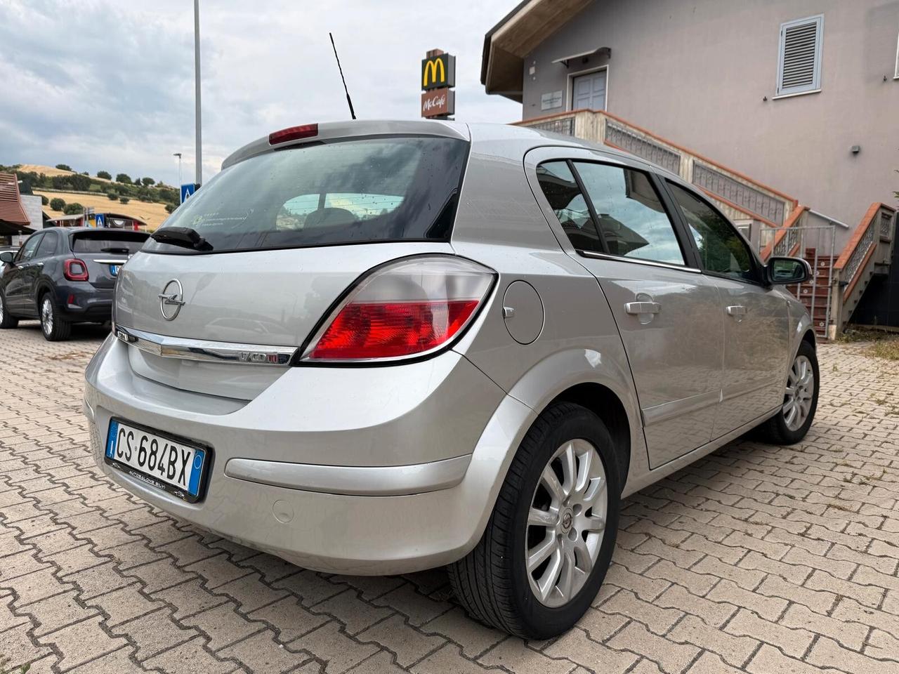 Opel Astra 1.7 CDTI 101CV 5 porte Cosmo