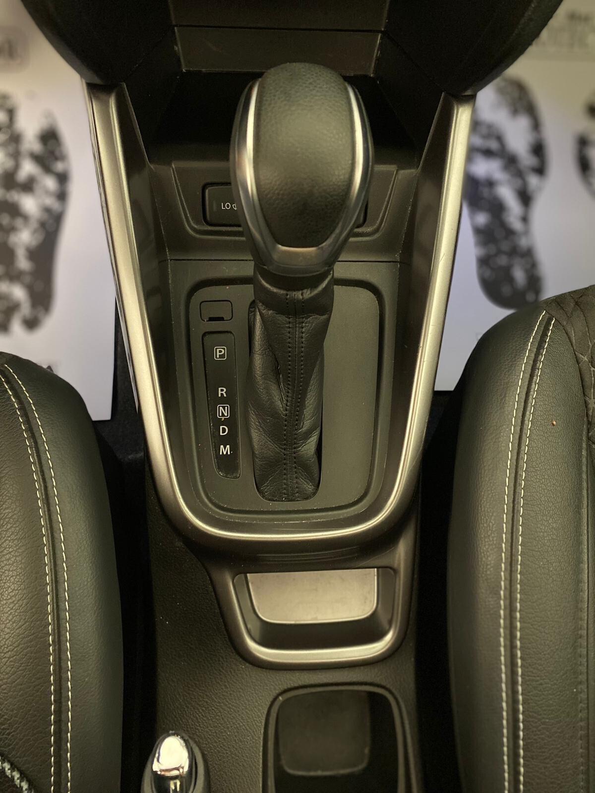 Suzuki Vitara 1.5 Hybrid A/T Starview