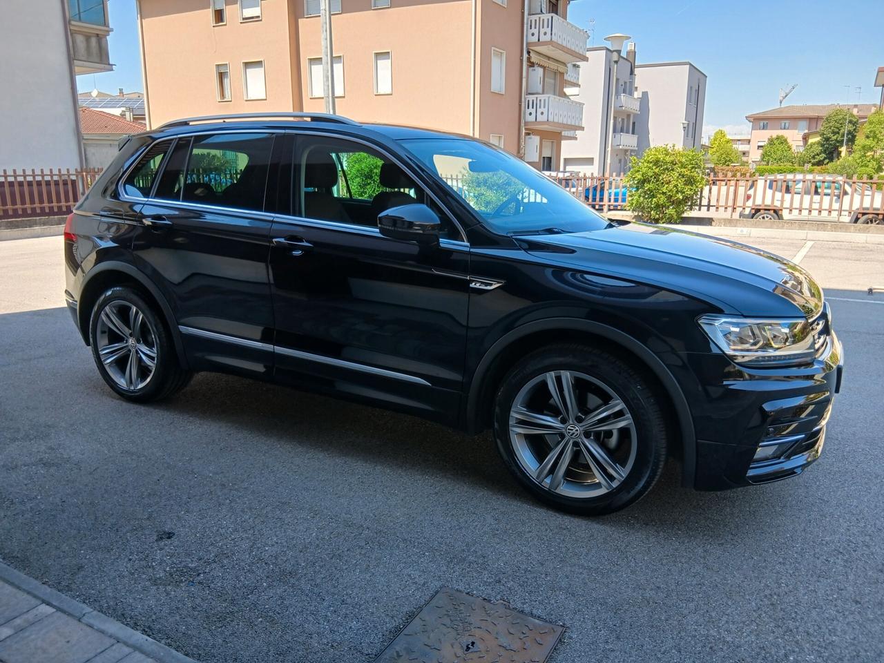 Volkswagen Tiguan 1.5 TSI Sport ACT BlueMotion Technology a € 3112 mese