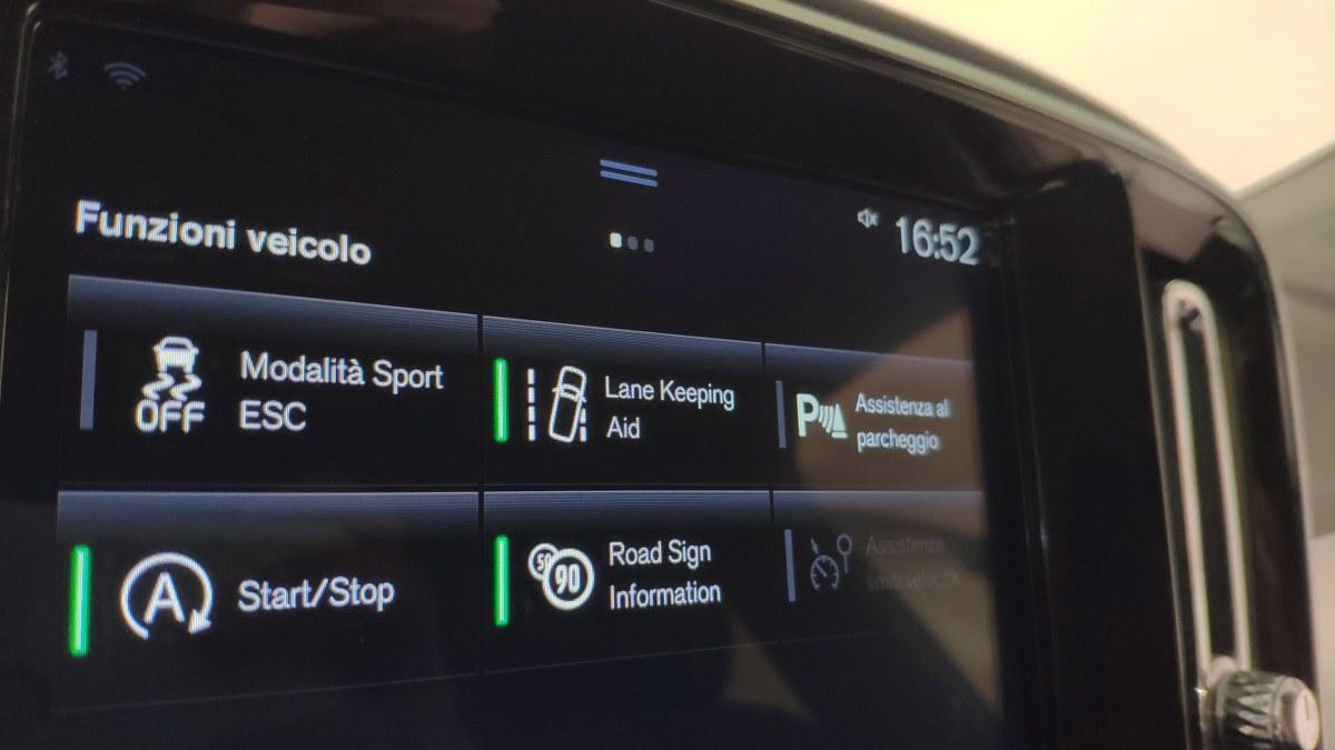 VOLVO Xc40 D3 Awd Geartronic Momentum
