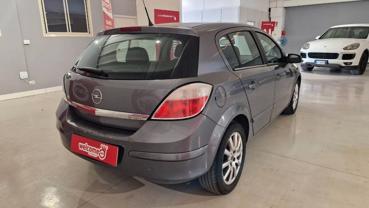 Opel Astra 1.7 cdti Cosmo 5p