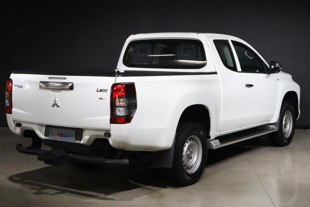 Mitsubishi L200 Club-Cab Gancio SOLO 36.000KM!