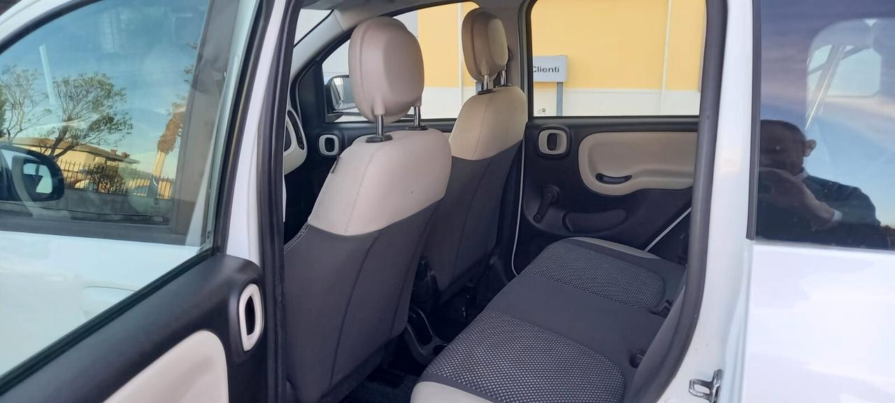 Fiat Panda cc. 1.300 MJT Turbodiesel 4X4 Trazione Integrale 5 Porte 5 Posti Euro 6B Utilizzabile anche per i Neopatentati.