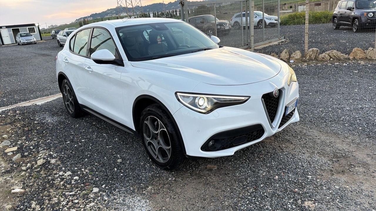 Alfa Romeo Stelvio 2.2 Turbodiesel 190 CV AT8 RWD Super