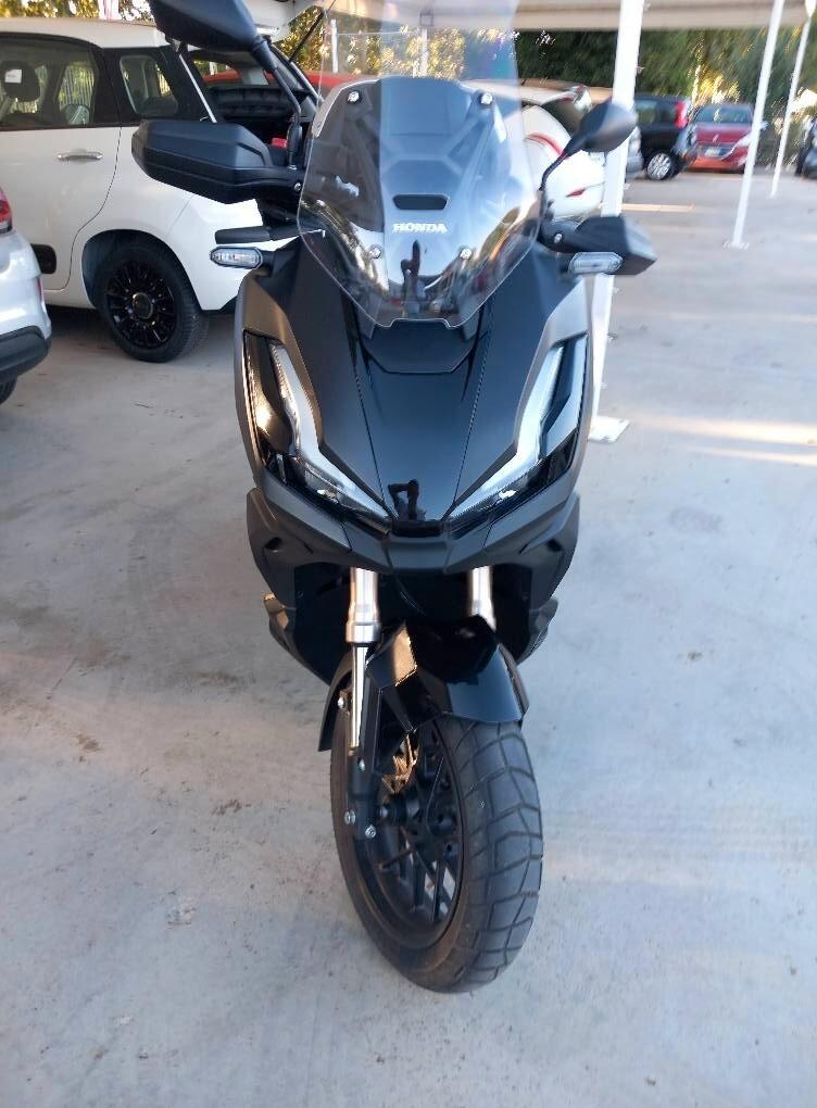 Honda ADV 350 grigio opaco +bauletto