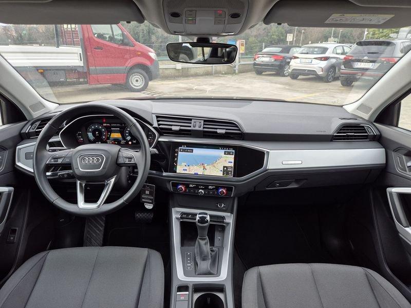 Audi Q3 45 1.4 tfsi e Business s-tronic