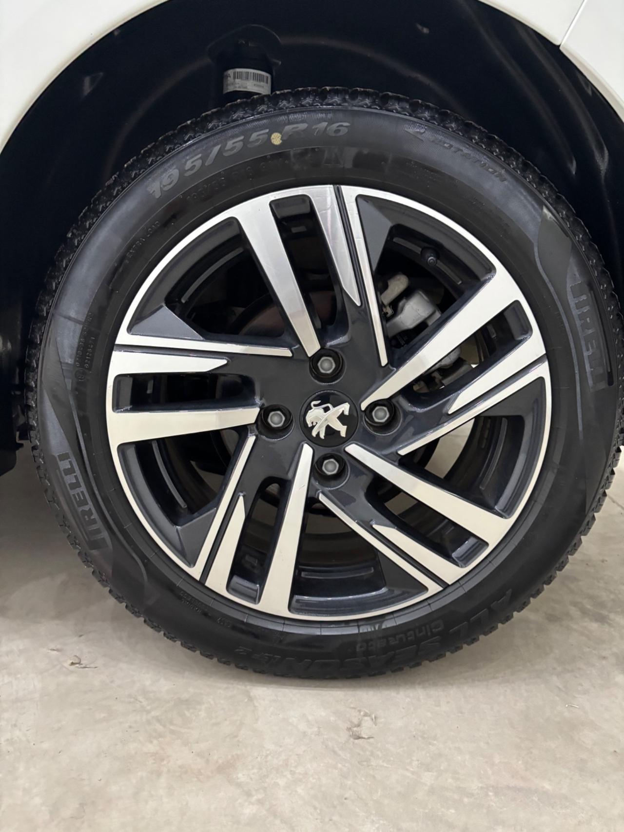 Peugeot 208 PureTech 100 Stop&Start EAT8 5 porte Allure