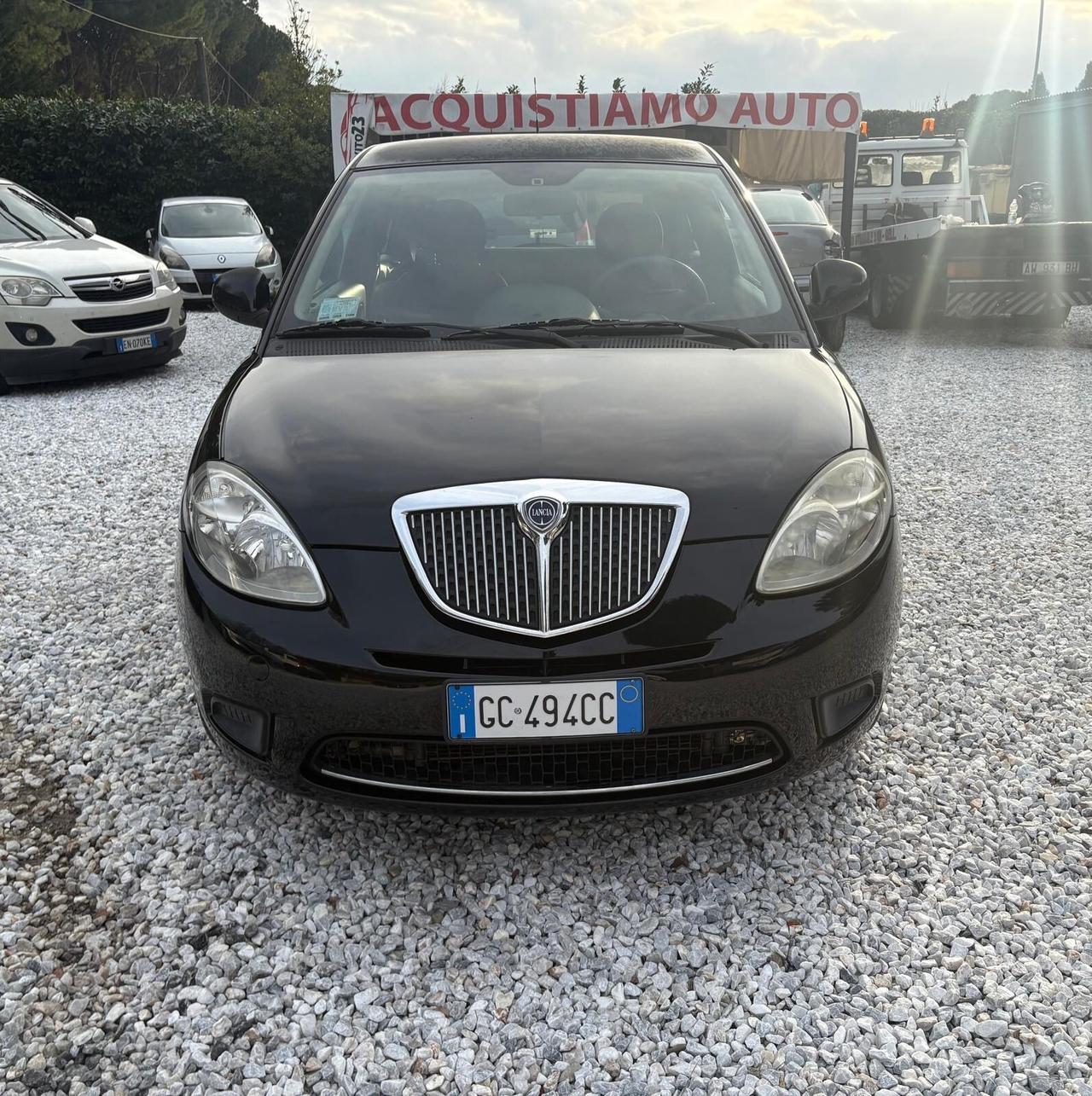 Lancia Ypsilon 1.2 69 CV Platino Ok Neopatentati