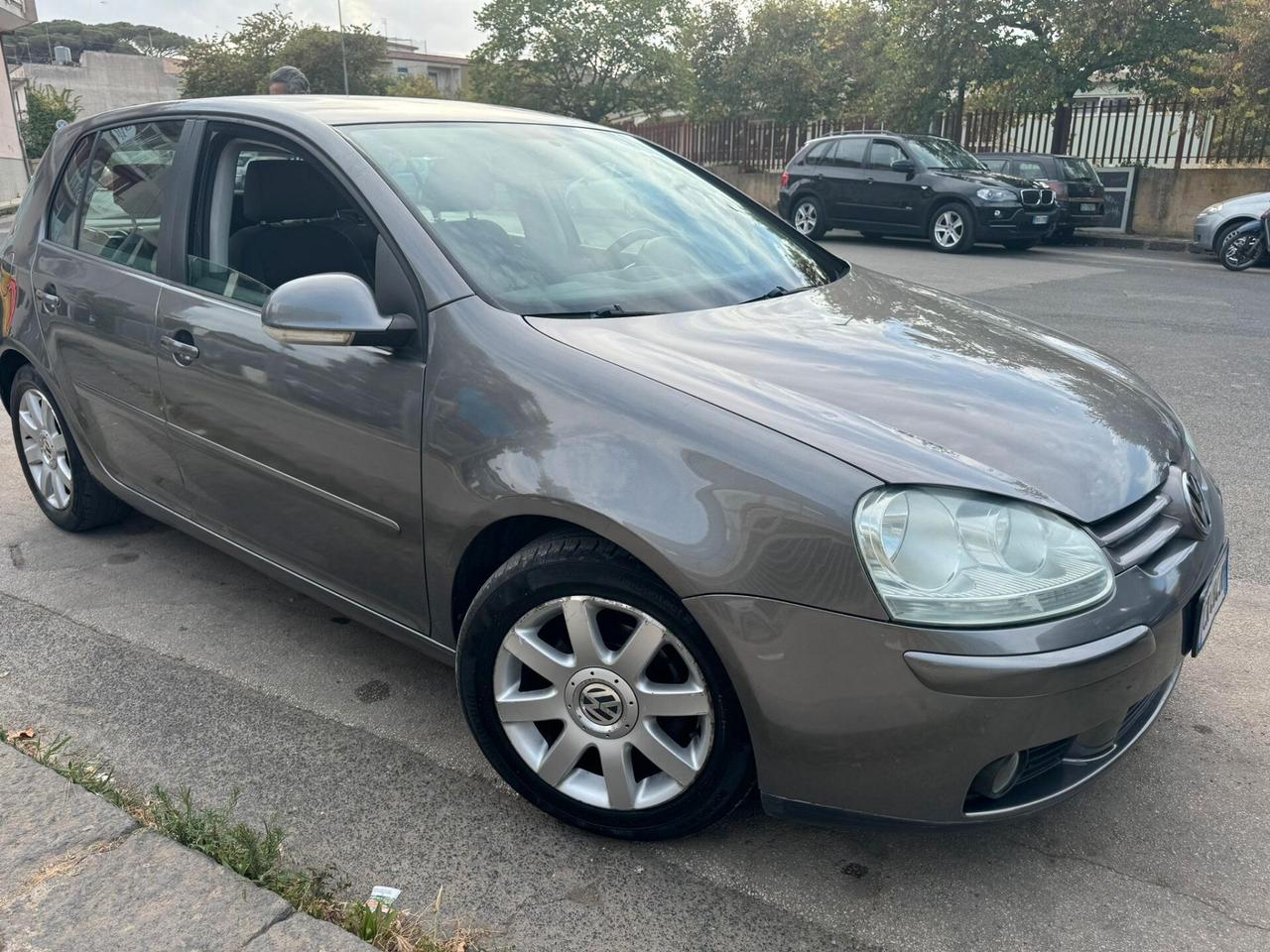 Volkswagen Golf 5serie 1.6 FSI 5p.