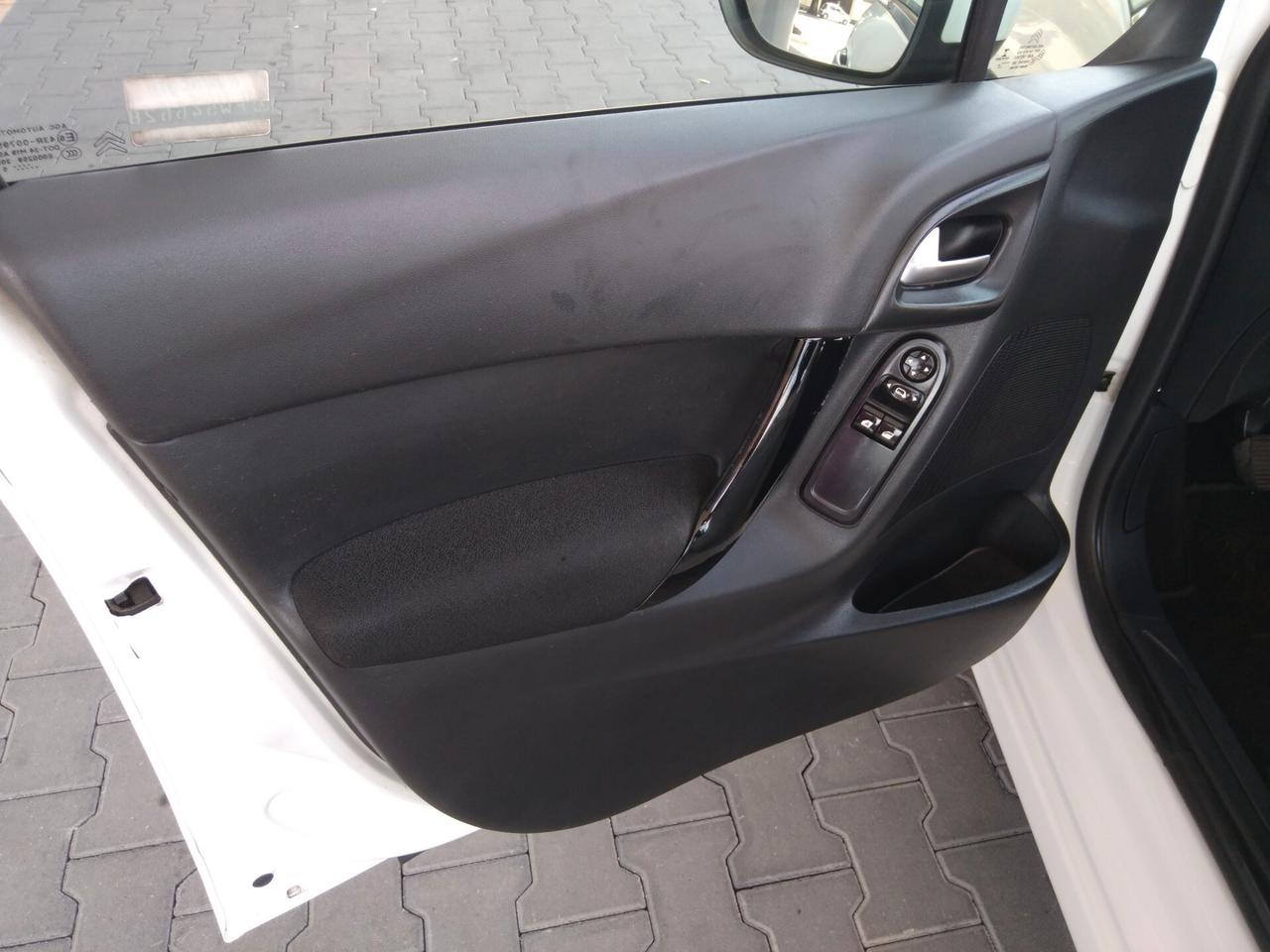 Citroen C3 PureTech 82 Exclusive x neopatentati