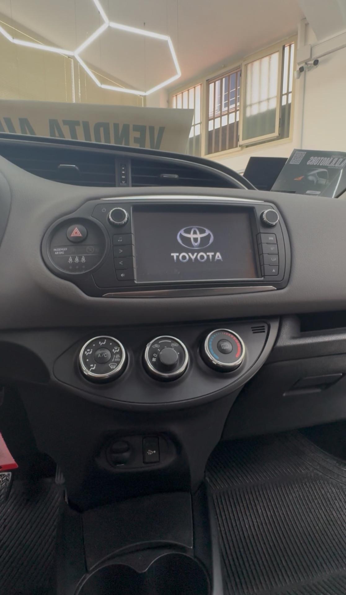 Toyota Yaris 1.0 5 porte Lounge